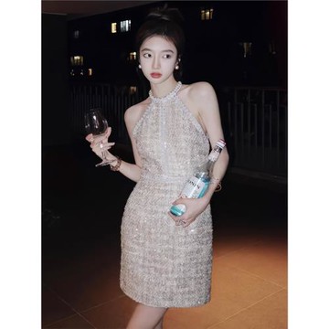 夏季新款法式小香風無袖露肩掛脖連衣裙女小眾設計感名媛宴會裙子