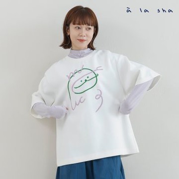 a la sha 抹茶繡花寬版五分袖上衣