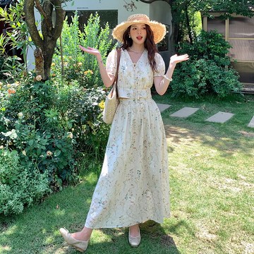 VIVILIAN高級感甜美刺繡小香風碎花套裝