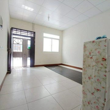 【小港森林公園旁】5房有3套房六米巷透天｜高雄市小港區松崗路