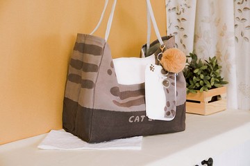 【生日禮物】白底虎斑貓紋包 文藝慵懶側背包百搭休閒 聖誕禮物