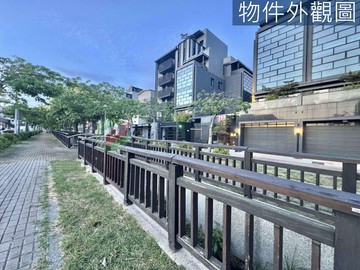 單元二新富綠園道首排珍稀電梯別墅｜台中市南屯區新富路