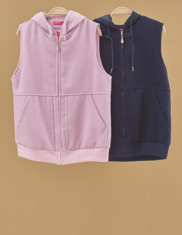 ★【喜芝梅】含羊毛素色暖感毛呢連帽背心(兩色；M-2L) 223270004