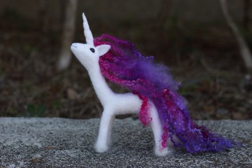 訂製款 彩虹小馬 手工染色　紫紅色系 波浪小卷