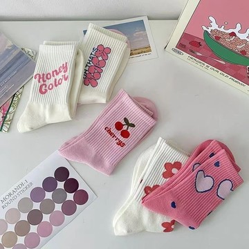 【𝐔.𝐉.𝐉】現貨✨甜系圖案中筒襪 櫻桃襪 愛心襪 中筒襪 棉襪 女襪 絲襪女 可愛襪 韓版襪 日系襪 百搭襪 學生襪