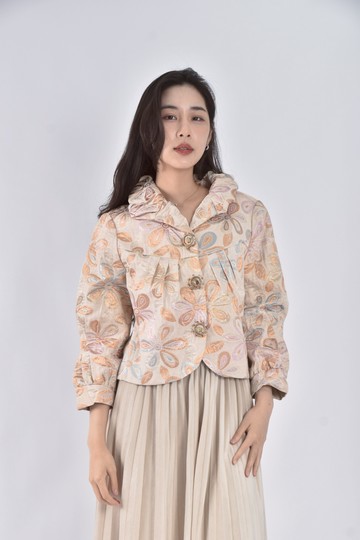 (M) donna hsu刺繡杏色長袖上衣