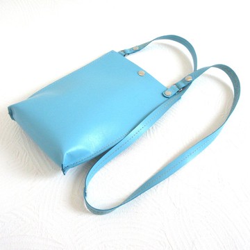 牛革・簡約斜背包・直式・滑順・天藍色・0173