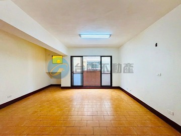 亞洲新灣區三多商圈3樓美華廈｜高雄市苓雅區仁德街