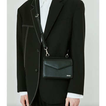 SUL韓國代購🇰🇷預購 SSY WIDTH SQUARE LEATHER MINIMAL BAG 側背包
