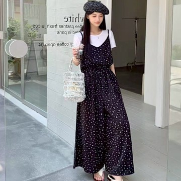 La Belleza休閒簡約V領細肩吊帶闊腿褲裙縮腰抽繩寬鬆連身褲+白色上衣