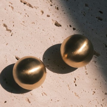 MAISON M Éclat 法式霧面金球耳環