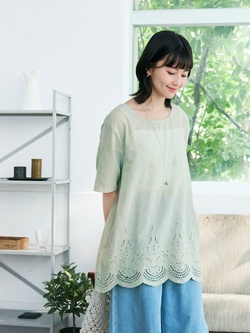 日系純棉立體刺繡蕾絲燒花寬鬆上衣