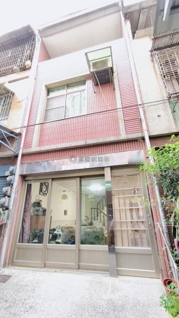 近後庄火車站｜中庄國小旁｜三套房低總價美透天｜高雄市大寮區民安街