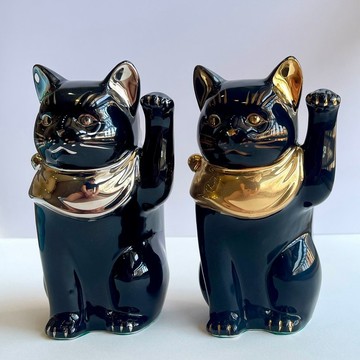 去災招福銀領巾亮黑招財貓 19cm