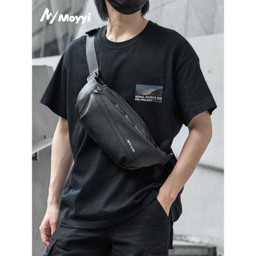 男士包包單肩斜挎包潮流機能皮質胸包機車騎行通勤小背包便捷男包