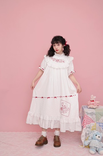 古董少女 草莓玩偶刺繡 蝴蝶結花邊連身裙
