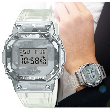 CASIO G-SHOCK 冰酷迷彩防水200米計時錶/GM-5600SCM-1