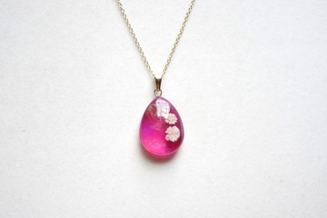 樹脂藝術 滴形墜飾・徬徨的小指