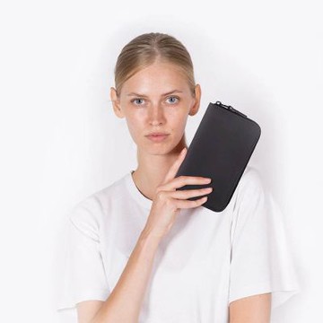 Ucon Acrobatics Naira Lotus Infinity 長夾 - 黑色