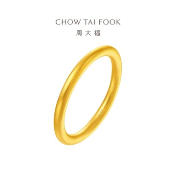 周大福 經典傳承系列 古法素圈黃金戒指_計價黃金(港圍12號)
