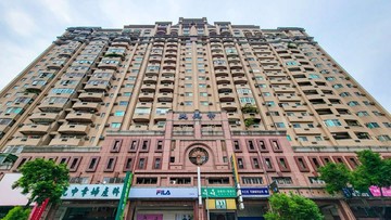 錯過不再！正市區百坪雙平車，採光通風極佳的換屋選擇｜高雄市三民區大昌二路