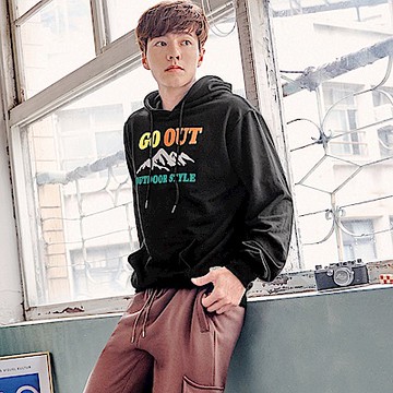 OB嚴選-素色GO OUT 印花口袋帽T