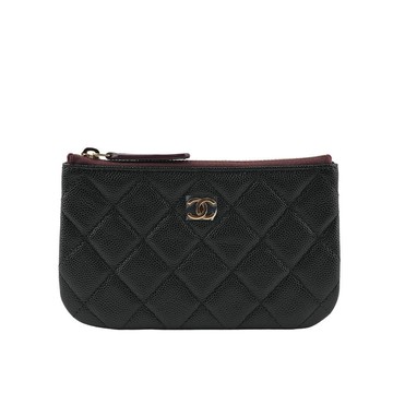 CHANEL 金色Logo 荔枝皮革一字型拉鏈零錢包(黑色)