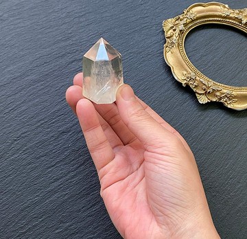 能量擺件-天使之翼 天然冰透可愛胖胖藍針白水晶能量柱 冥想 療癒