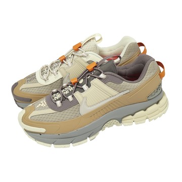 [ACS] Nike 休閒鞋 Zoom Vomero Roam 男鞋 Running Poets 卡其 防水鞋面 栓扣 IM6671-223