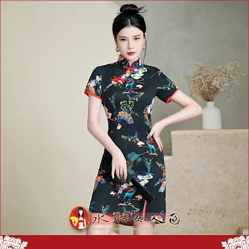 時尚國潮短旗袍四面彈復古印花年輕款女洋裝新款改良版日常穿搭必備迷人少女連身裙-邂逅流年(黑色)-水水女人國