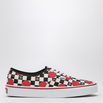 Sneaker Low-Top black/red with VLogo Checkerboard print and polka-dot detail