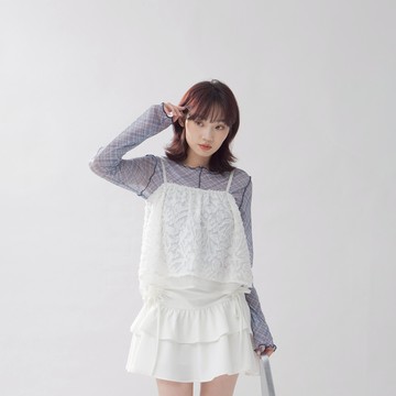 QUEENSHOP_F "女裝 立體毛感紋理雙層細肩背心罩衫 三色" 現+預 【01099110】