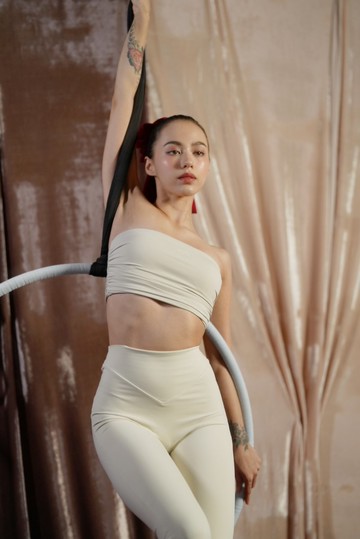 馬戲團系列 白色高腰線翹臀 前開衩彈性緊身褲/瑜珈褲/運動褲