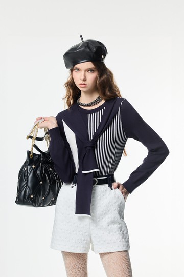 不對稱深藍色粗細條針織上衣