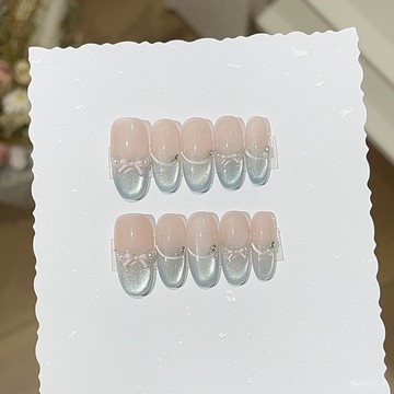 🎀可可精選🎀【奶霜芭蕾】桃汐裏清透玻璃珠清水藍貓眼日常顯白小短甲穿戴甲手工穿戴甲百搭美甲貼片顯白美甲片 C90H