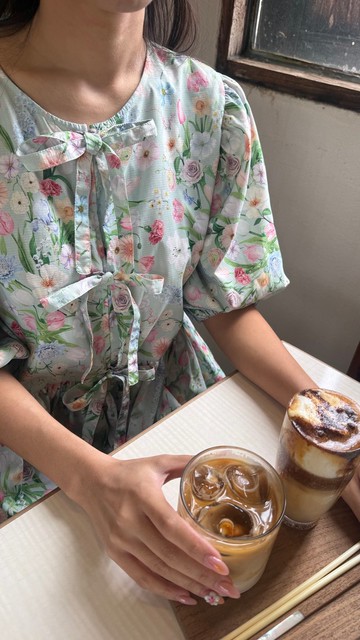 荷葉邊前綁帶上衣：薄荷小姐