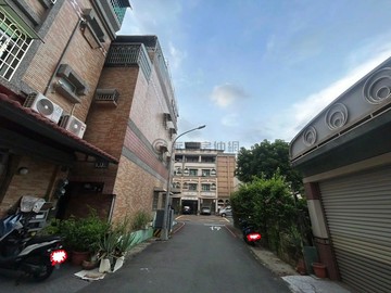 鳳甲鳳翔國中大地坪雙車墅｜高雄市鳳山區鳳燕一街