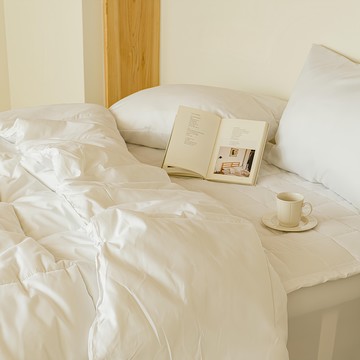 Homesliving 經典四季薄被 白色 SS