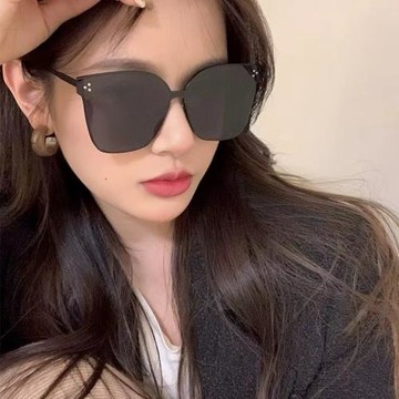 新款時尚大框防紫外線太陽鏡金屬貓眼墨鏡女高級感網紅太陽眼鏡