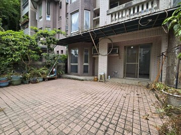 鳳凰城大庭院方便停車一樓｜新北市中和區圓通路