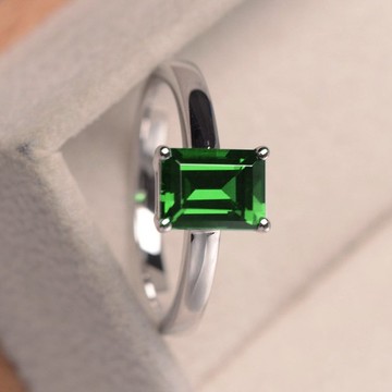 純銀戒指 鑲嵌天然綠色拓帕石 9 x 7 mm 禮物戒指或生日戒指