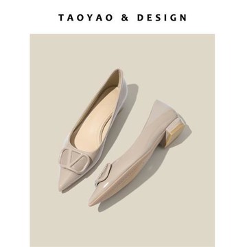 法式V扣粗跟單鞋女2025夏新款舒適溫柔奶奶鞋裸色尖頭平底高跟鞋~