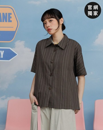 ➤直條紋造型鈕扣連袖寬鬆襯衫(兩色)