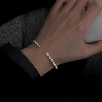 999純銀麻花手鐲女簡約實心女士銀鐲子新款小眾設計足銀手環
