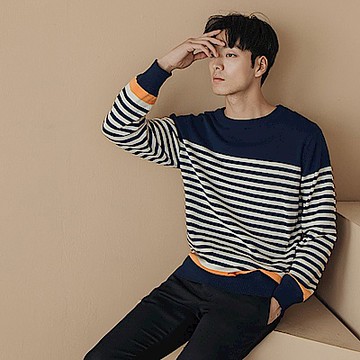 OB嚴選-高含棉圓領寬細條紋下襬配色長袖上衣