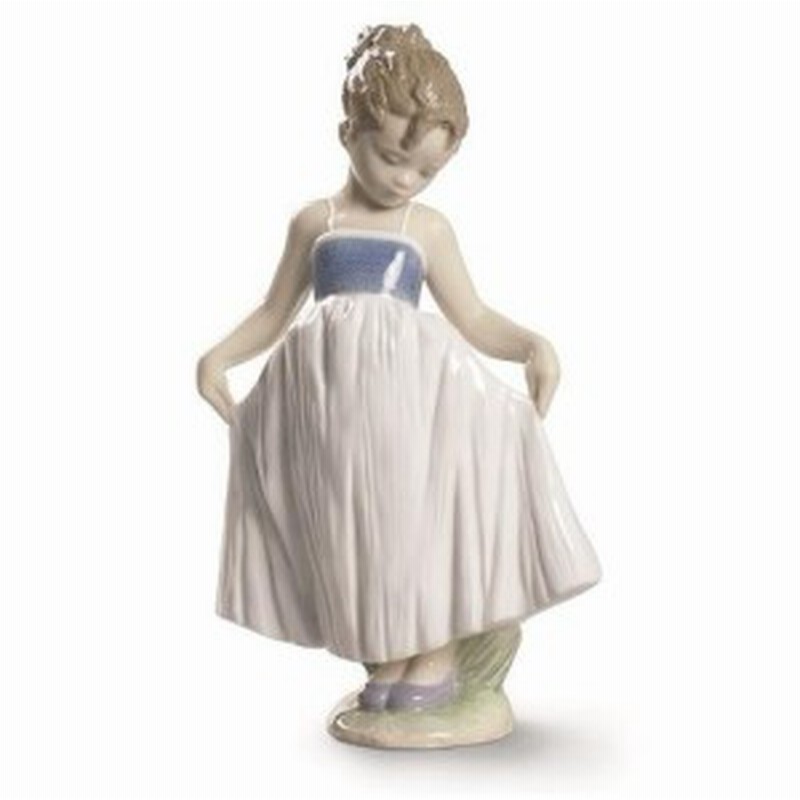 リヤドロ ドレスでおめかし 女の子 Lladro Look At My Dress 通販 Lineポイント最大1 0 Get Lineショッピング