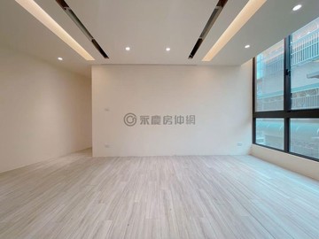 山仔頂家樂福雙面寬透天｜桃園市平鎮區中豐路山頂段
