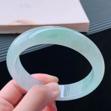天然緬甸冰種翡翠玉手鐲女單色冰透冰糯種玉翡翠手飾女冰種玉鐲子