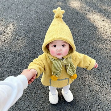 兒童外套秋冬新款寶寶卡通风黃色星星人連帽上衣男童可愛洋氣冬裝保暖親膚舒適百搭萌趣外出穿搭帥氣時髦小孩童裝防寒上衣