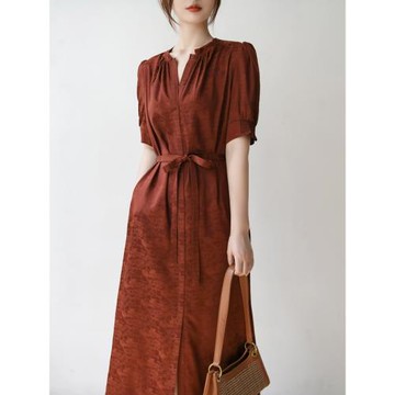 高級感紅色V領提花連衣裙女新款氣質精致直筒系帶顯瘦新中式長裙